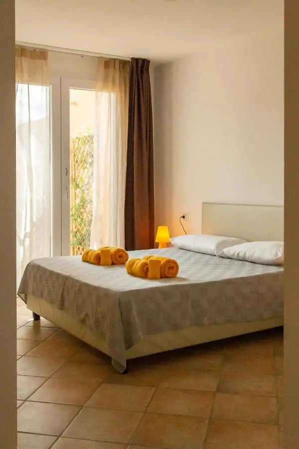 Maris Apartments & Bedrooms Alghero 0*,