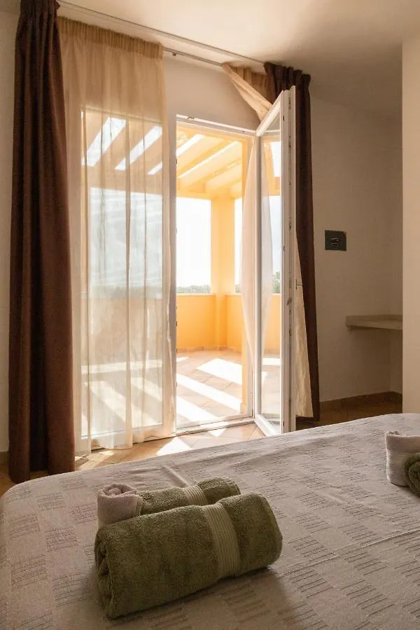 Maris Apartments & Bedrooms Alghero